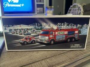 2005 Hess Emergency Truck with Rescue Vehicle New in Box